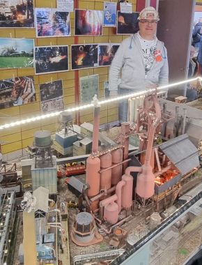 Expo : Maquette d'une usine sidérurgique imaginaire